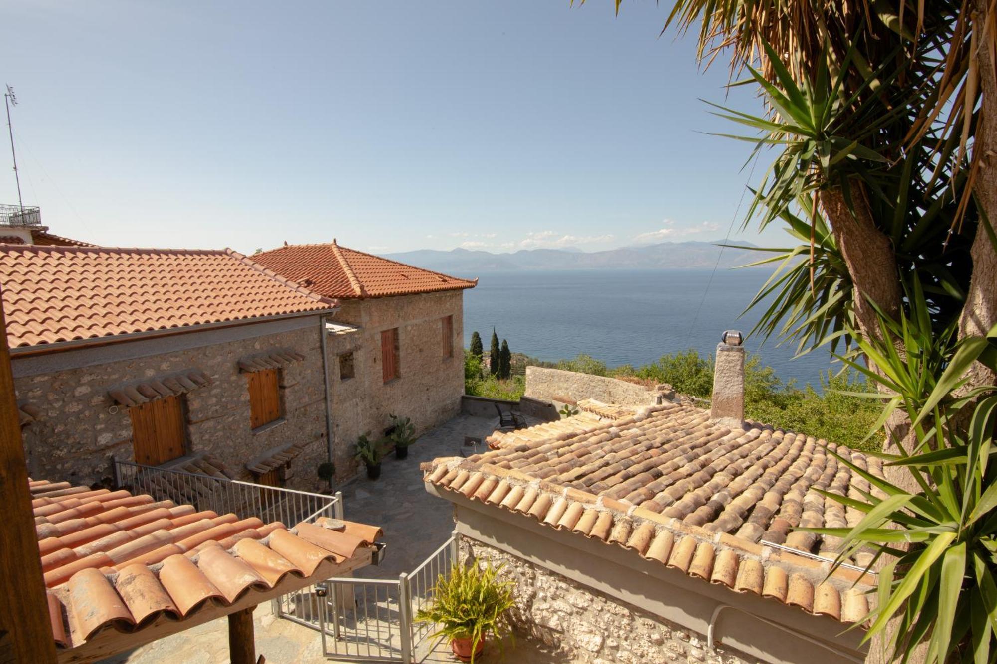 Fteri Stone House In Platanos, Akrata Apartment Luaran gambar
