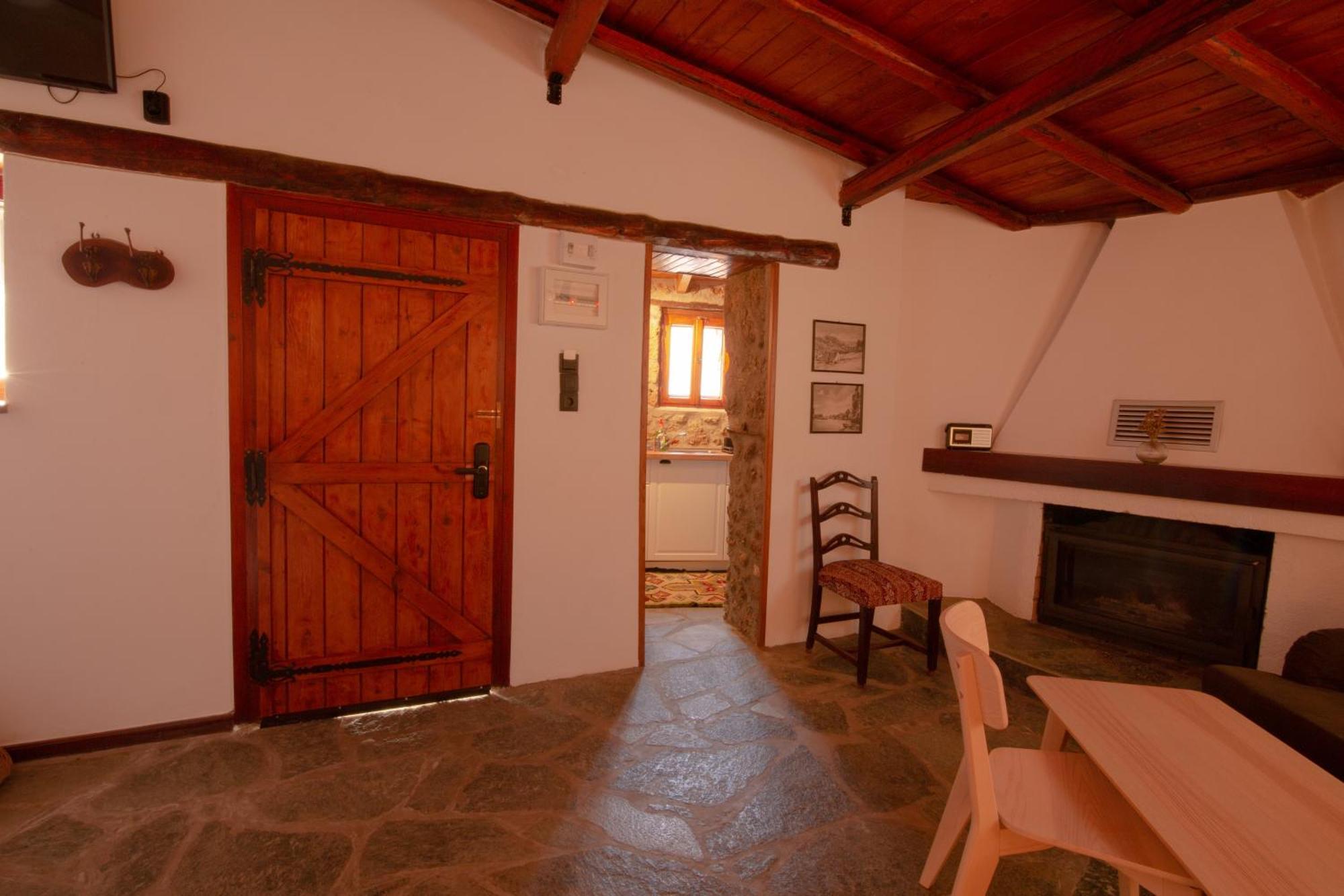 Fteri Stone House In Platanos, Akrata Apartment Luaran gambar